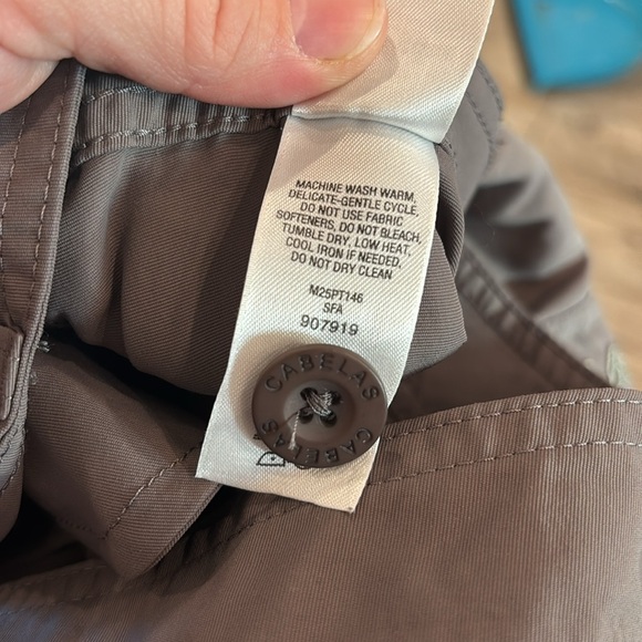 Cabelas Hiking Pants Grey Polyester Light Weight Cargos Classic Fit - Picture 4 of 8